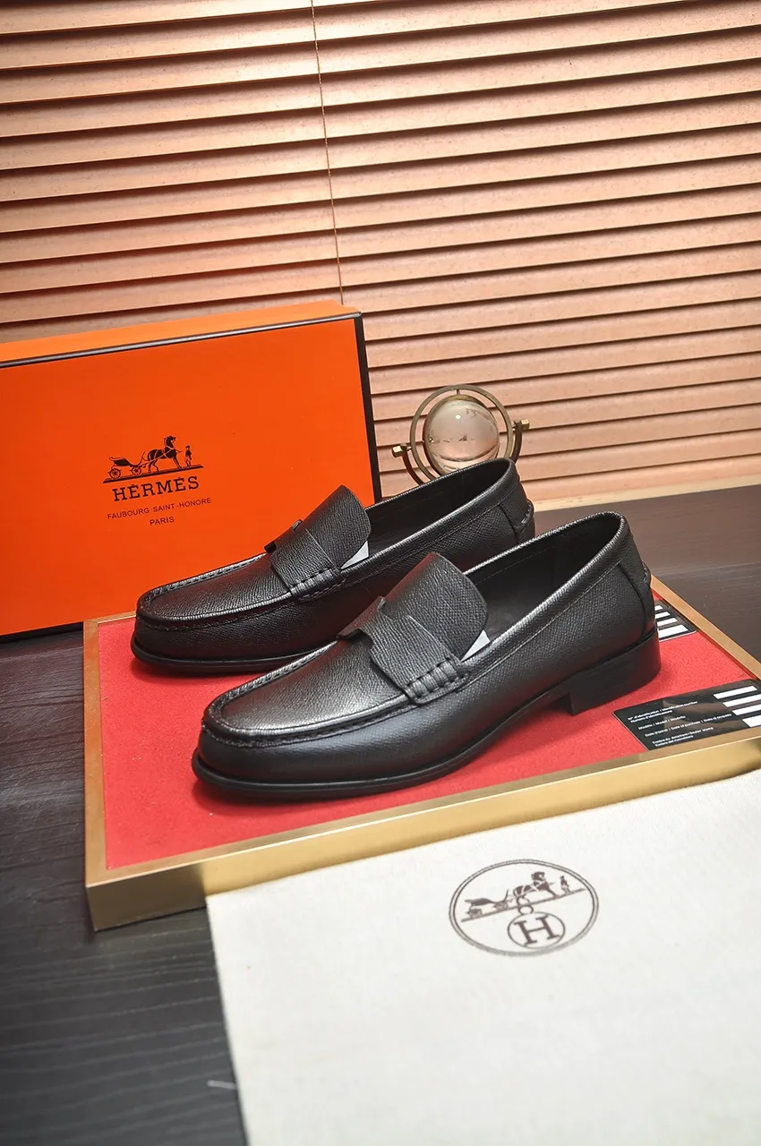 Men's shoes💰540💶[HERMES] (cowhide lining)🍀Italian top luxury🍀He does not pursue novel styles and gorgeous colors, but attracts the favor of successful men with his flawless, elegant and classic style. Formal leather shoes This very comfortable, simple and stable style allows you to easily match any style! The pattern is absolutely 1:1 refined from the original case, and we strive for excellence in materials, imported cowhide + cowhide lining💪💪💪extraordinary texture👍! .Code number: 38-45 (45 customized)